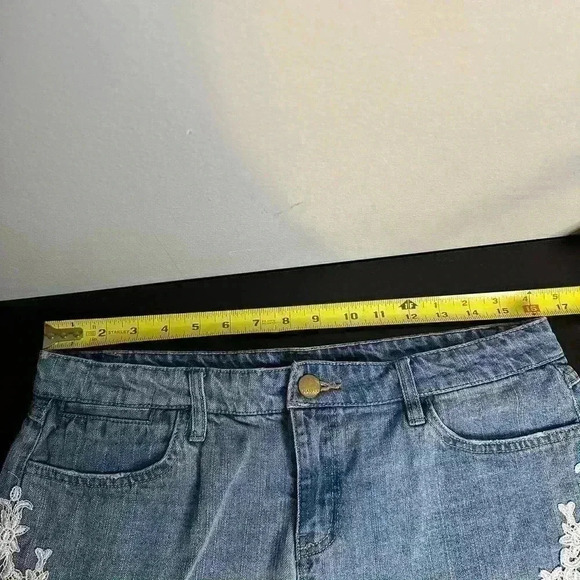 Harper Denim Lace Shorts - 30 - Picture 2 of 6